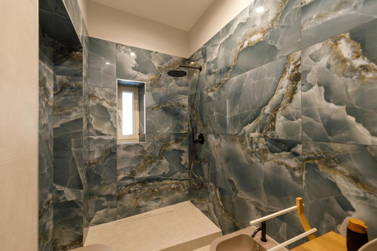 Seven Winds Suite Napoli Bagian luar foto